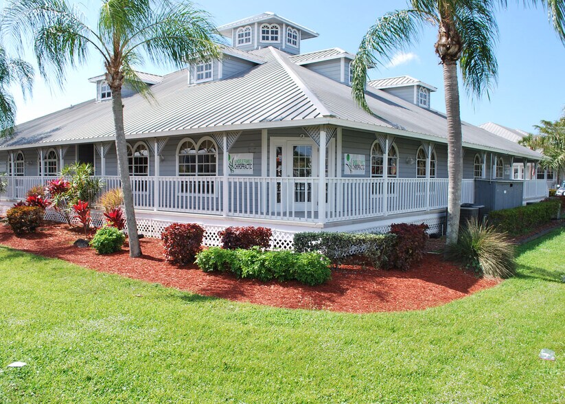 More Photos Of 6710 Winkler Rd, Fort Myers Unknown For Lease