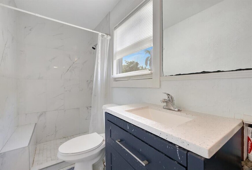 More Photos Of 901 W Las Olas Blvd, Fort Lauderdale Specialty For Sale