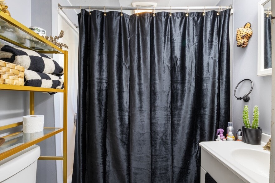 More Photos Of 140 Green St, Somersworth Apartments For Sale