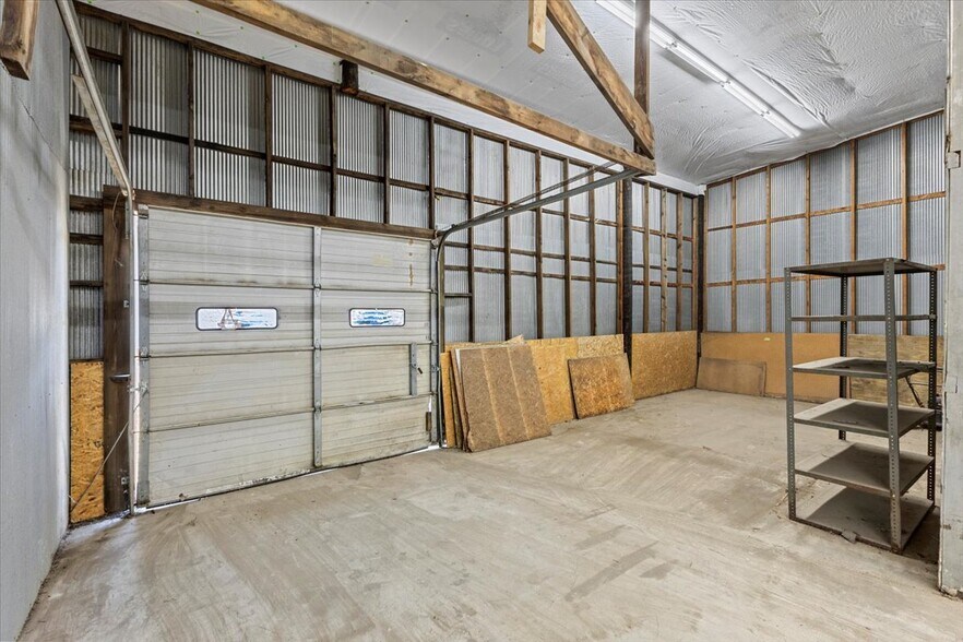 More Photos Of 3509 W Market St, Johnson City Warehouse For Lease