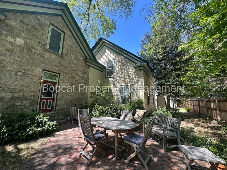 More Photos Of 550 W Musser St, Carson City Office For Lease