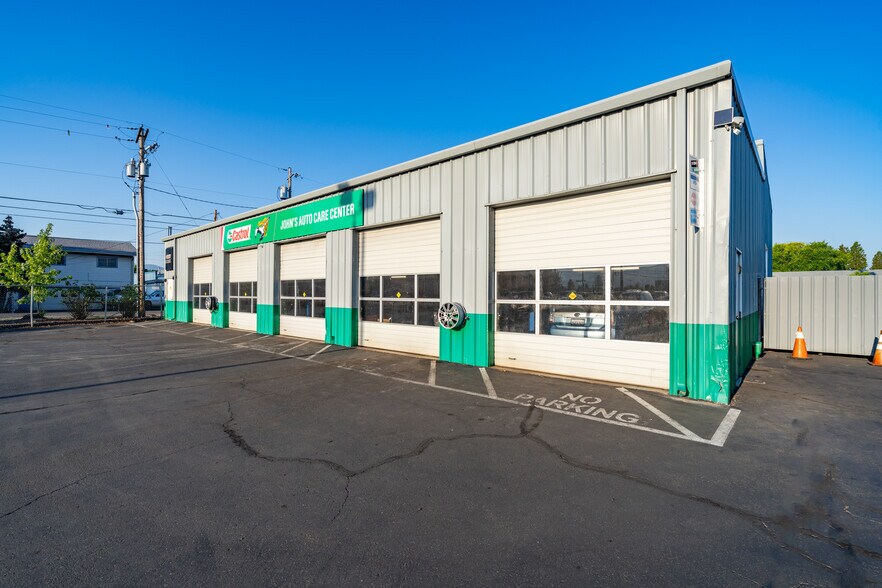 More Photos Of 3311 Biddle Rd, Medford Auto Repair For Sale