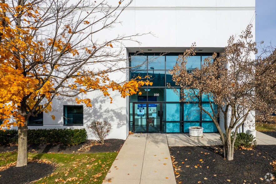 More Photos Of 250 Boulder Dr, Breinigsville Warehouse For Lease