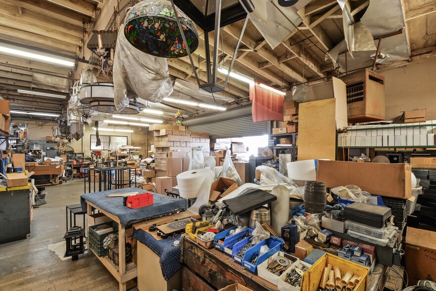 More Photos Of 623 Young St, Santa Ana Manufacturing For Sale