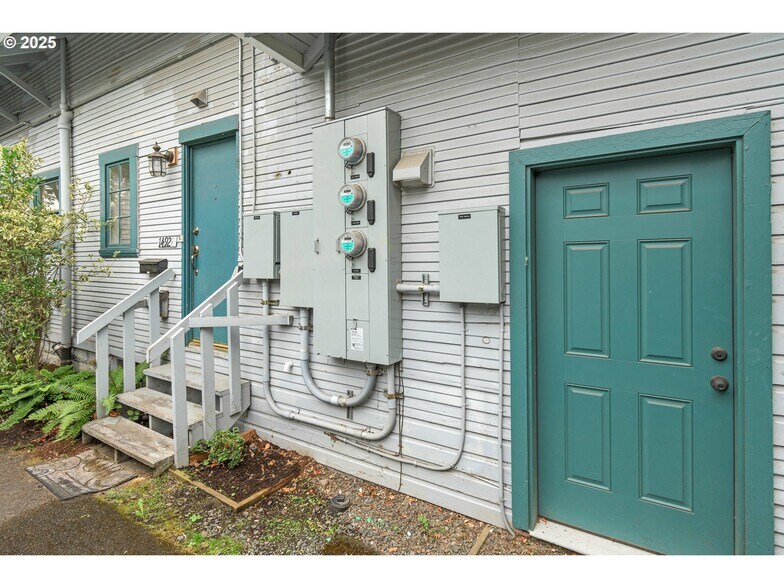 More Photos Of 1492 Pearl St, Eugene Office Residential For Sale