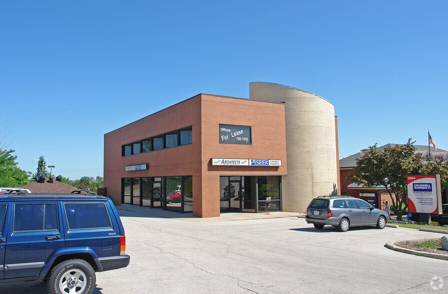 More Photos Of 2204 E Moreland Blvd, Waukesha Office For Sale