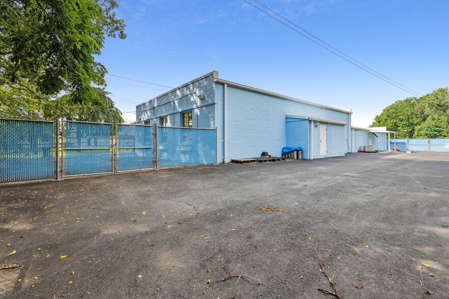 More Photos Of 102 N Rogers St, Aberdeen Restaurant For Sale