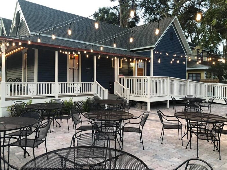 More Photos Of 117 S French Ave, Sanford Restaurant For Lease