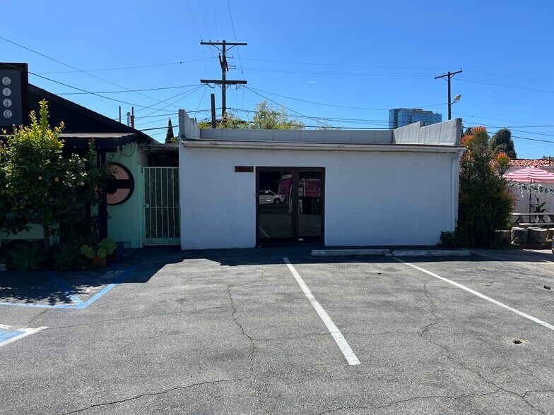 More Photos Of 5740-5754 W Adams Blvd, Los Angeles Storefront Retail Office For Lease