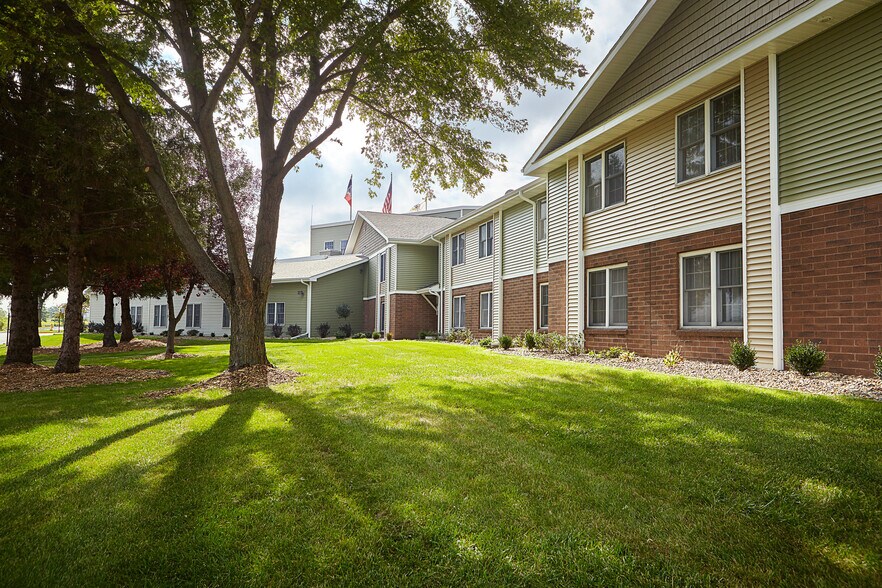 More Photos Of 100 W 76th St, Davenport Hotel For Sale