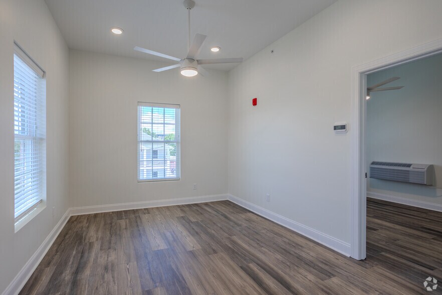 More Photos Of 214 Red Cross St, Wilmington Apartments For Lease