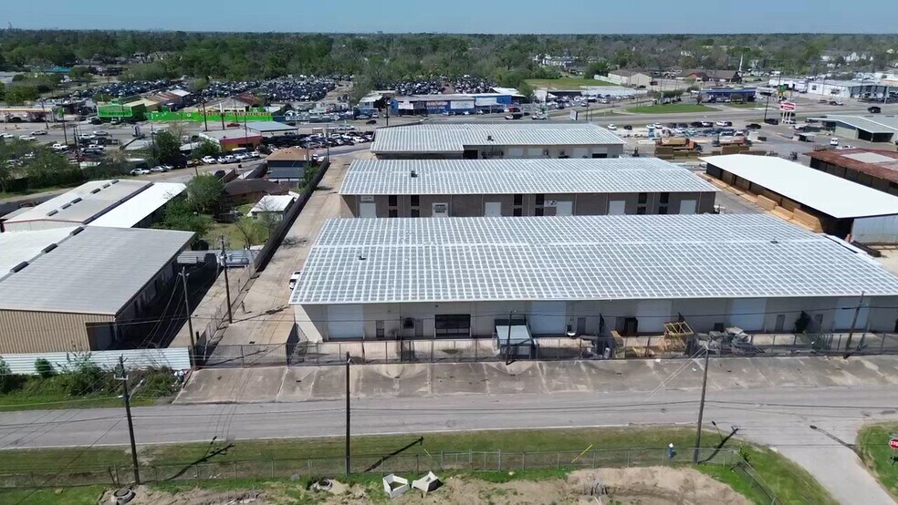 Primary Photo Of 5708 N Shepherd Dr, Houston Unknown For Lease