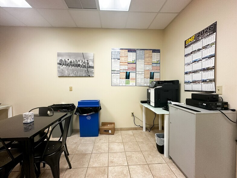 More Photos Of 2117-2123 Harden Blvd, Lakeland Office For Lease