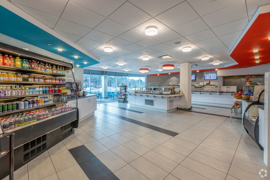 More Photos Of 200 Summit Dr, Burlington Office For Lease