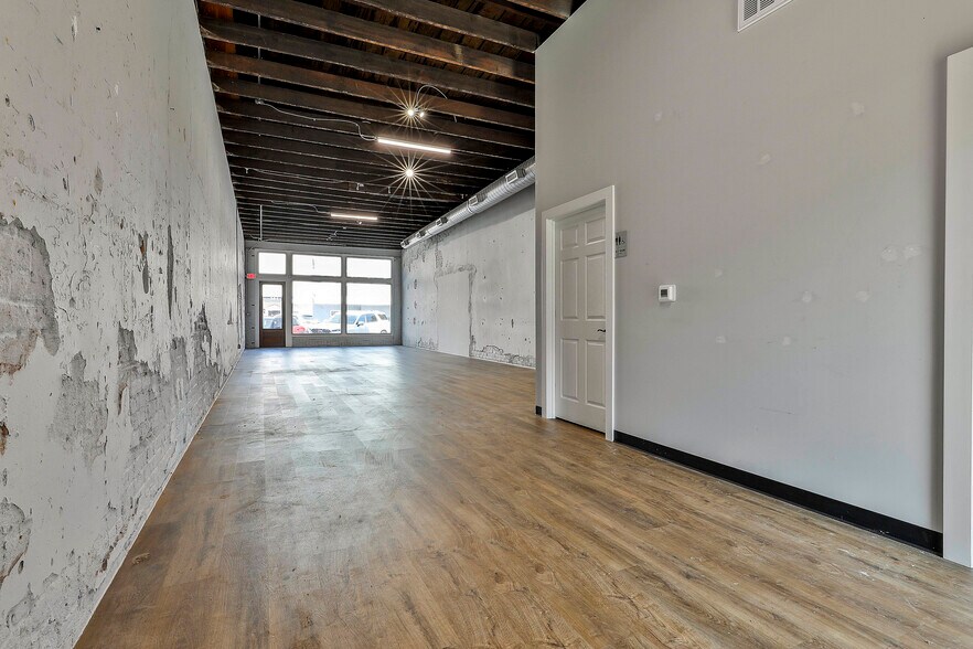 More Photos Of 7 Jackson St, Newnan Storefront For Lease
