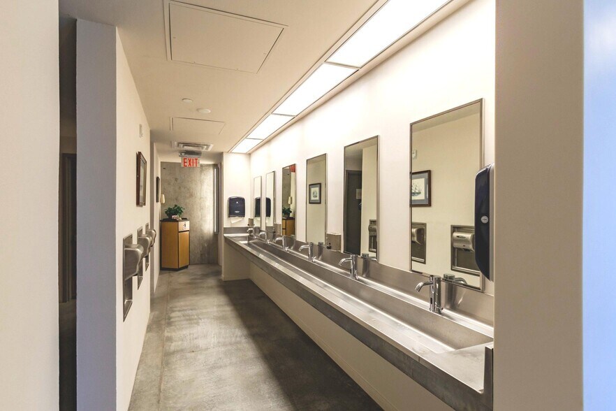 More Photos Of 7509 Broadway St, Galveston Lodge Meeting Hall For Sale