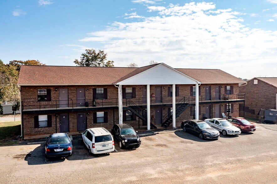 More Photos Of 100 Woodbriar Path, Rural Hall Apartments For Sale