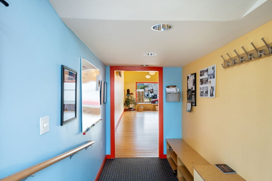 More Photos Of 710 S Lincoln St, Port Angeles General Retail For Sale