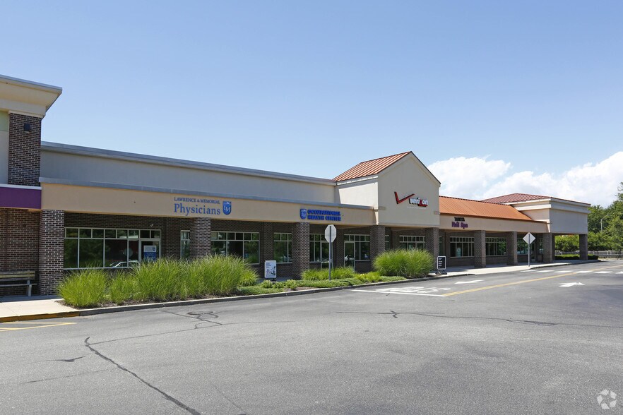 More Photos Of 248-250 Flanders Rd, East Lyme Storefront For Lease