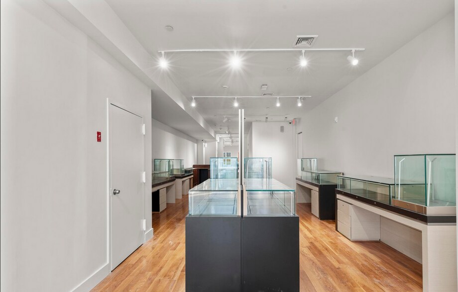 More Photos Of 38-40 Greenwich Ave, Greenwich General Retail For Sale