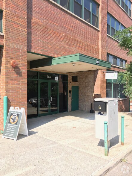 More Photos Of 164 20th St, Brooklyn Office For Lease