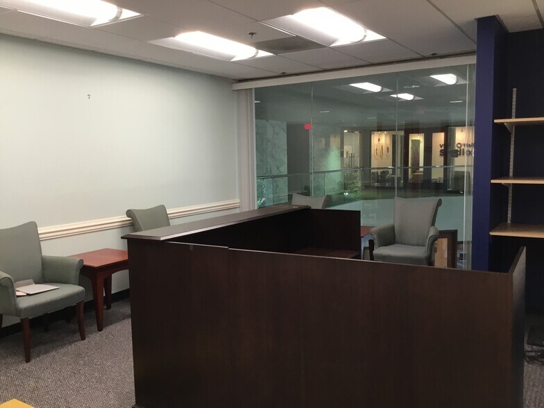 More Photos Of 7601 Lewinsville Rd, McLean Medical For Sale