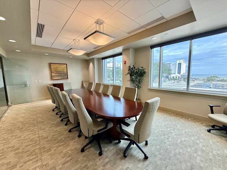 More Photos Of 300 32nd St, Virginia Beach Office For Lease