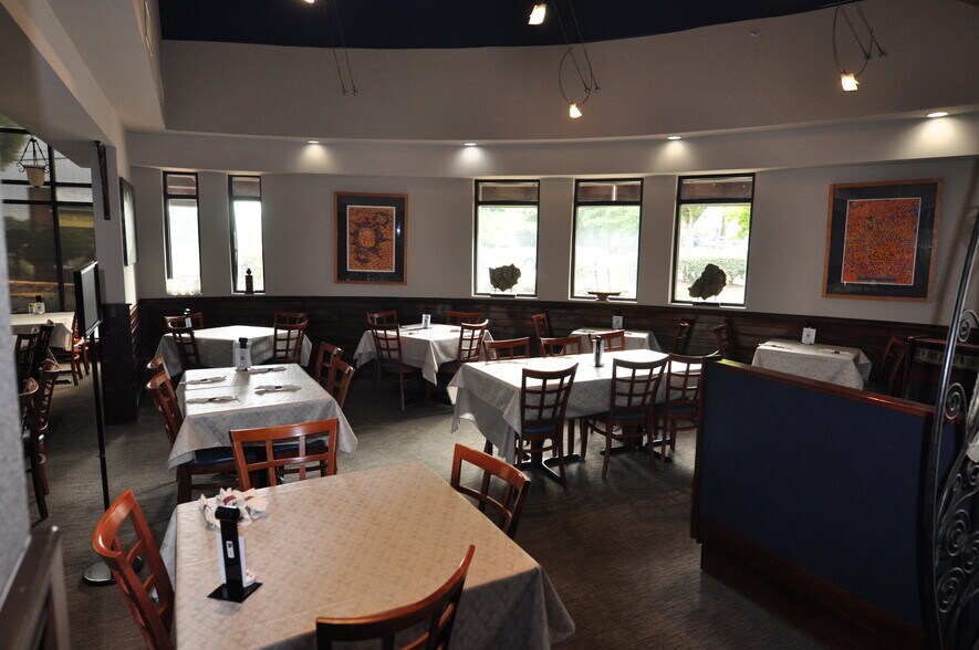 More Photos Of 5370 Peachtree Industrial Blvd, Norcross Restaurant For Sale