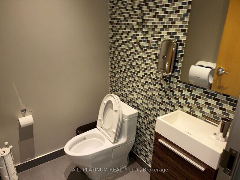 More Photos Of 2721 Markham Rd, Toronto Showroom For Sale