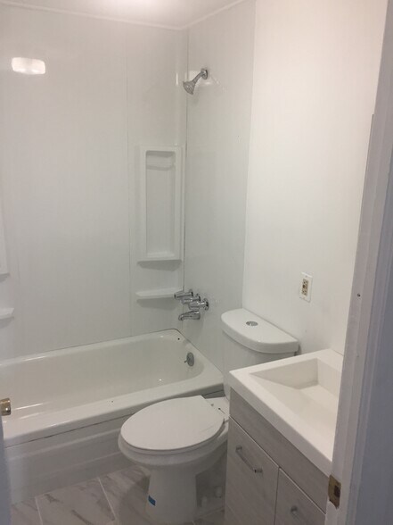 More Photos Of 141-143 Main St, Hackettstown Storefront Retail Residential For Sale