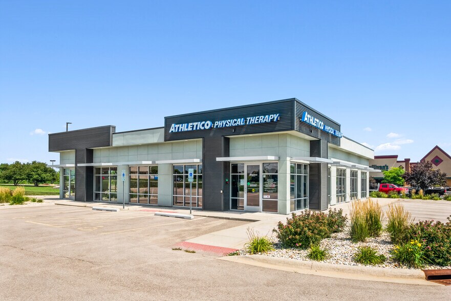 More Photos Of 701 N Elida St, Winnebago General Retail For Lease