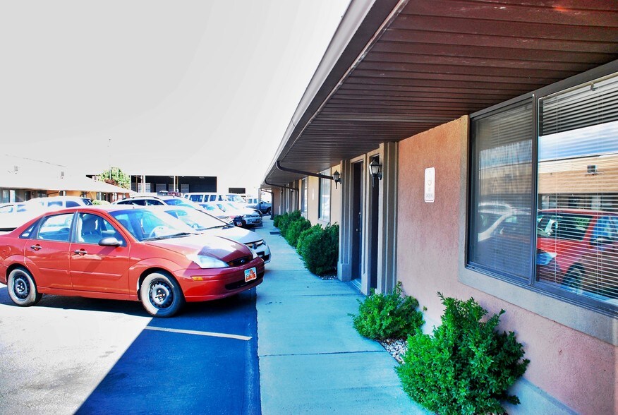 More Photos Of 1455-1463 W Center St, Orem Showroom For Lease
