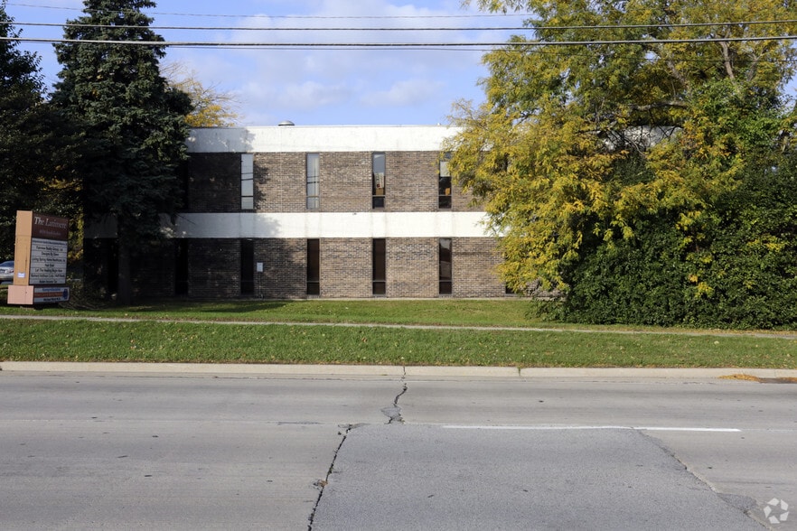 More Photos Of 18350 Kedzie Ave, Homewood Loft Creative Space For Lease