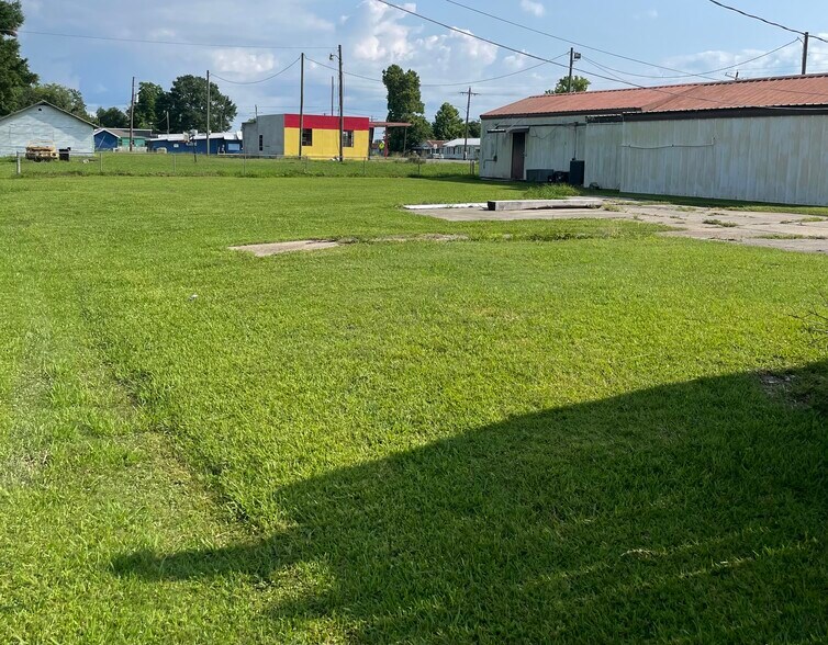 More Photos Of 309 Calcasieu Ave, Lake Arthur General Retail For Sale