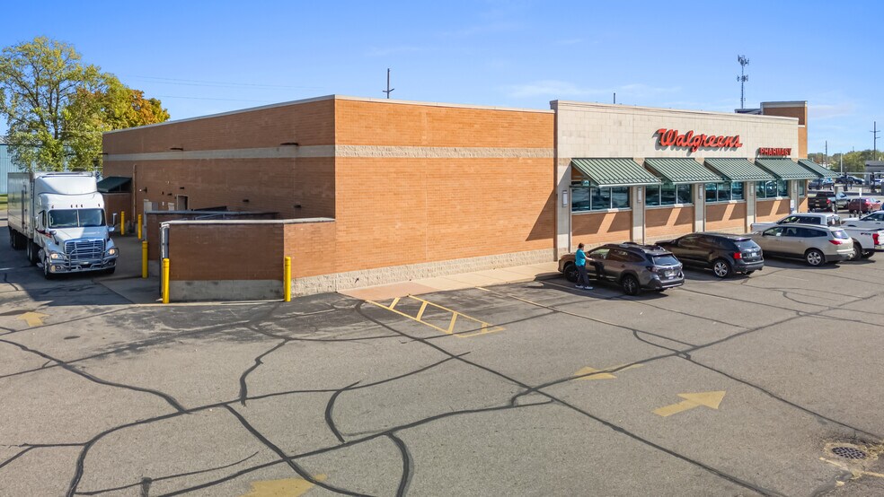 More Photos Of 950 S Centerville Rd, Sturgis Drugstore For Sale