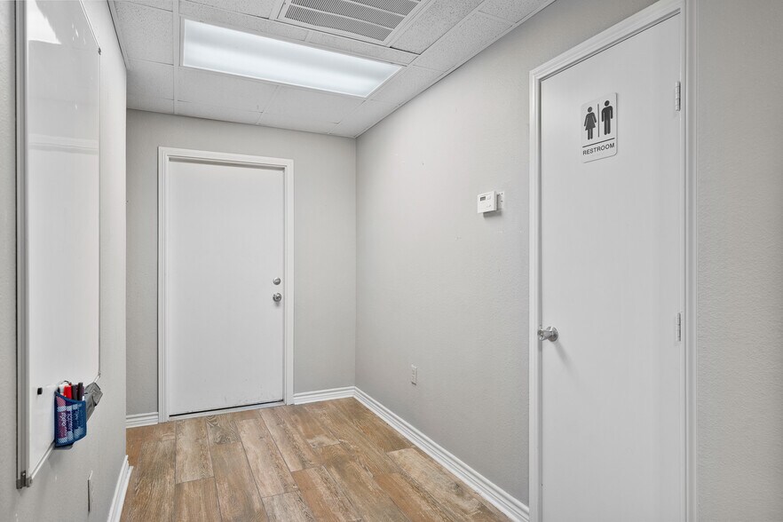 More Photos Of 8808 County Road 1458, Taft Flex For Sale