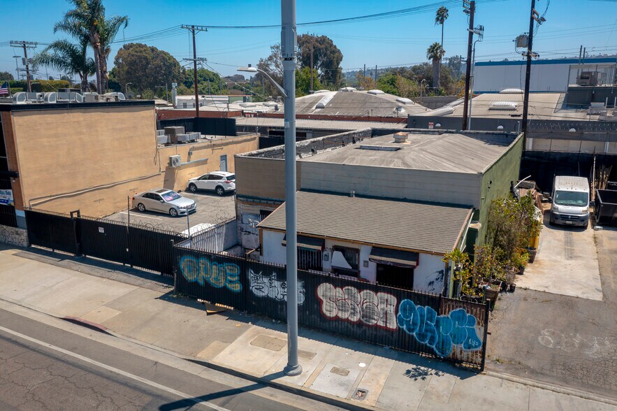 More Photos Of 5048 W Jefferson Blvd, Los Angeles Apartments For Lease