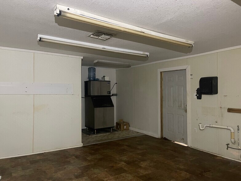 More Photos Of 2205 Highway 49, Wiggins Specialty For Sale