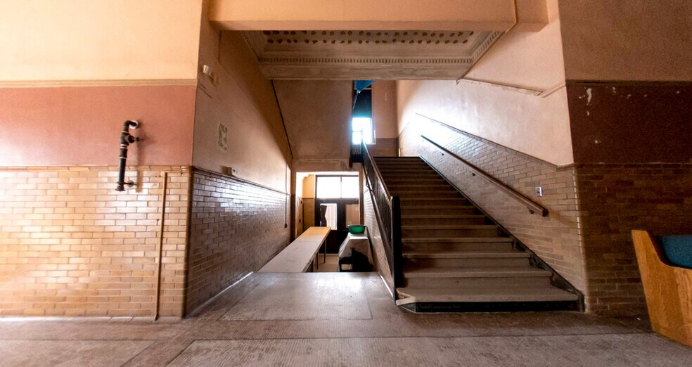 More Photos Of 1525 W 14th St, Anderson Apartments For Sale