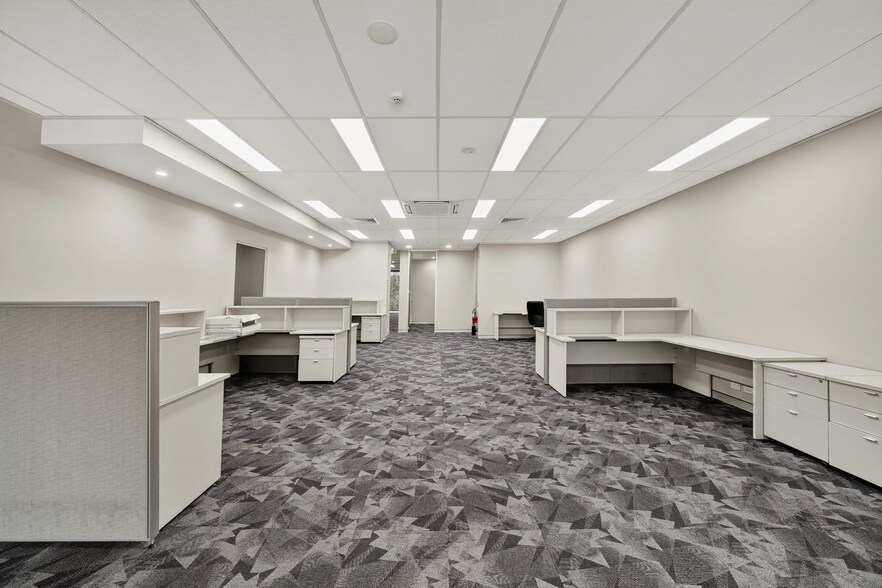 More Photos Of 80 Emu Bank, Belconnen Office For Sale