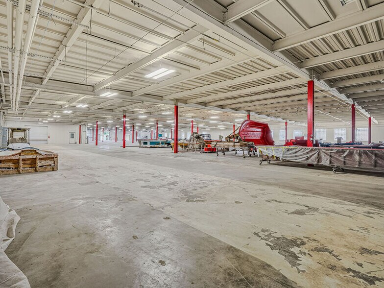More Photos Of 1002 Douglas Ave, Opp Manufacturing For Lease