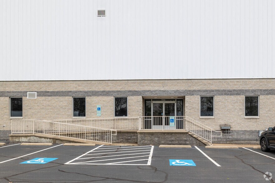 More Photos Of 8422 Wellington Rd, Manassas Manufacturing For Lease