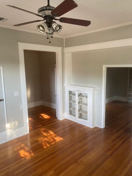 More Photos Of 1502 Buena Vista Rd, San Antonio Loft Creative Space For Sale