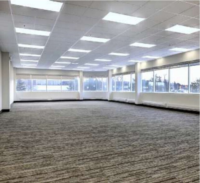 More Photos Of 320 Matheson Blvd W, Mississauga Medical For Lease