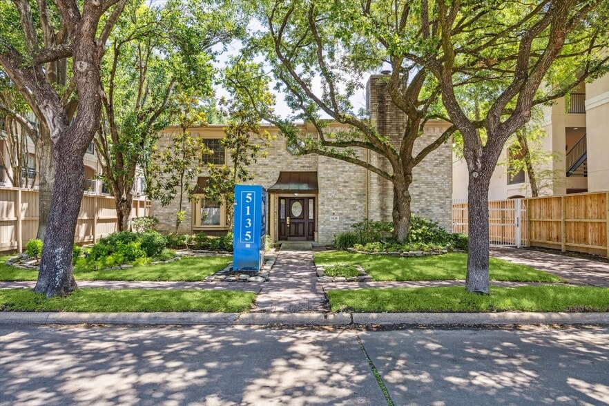 Primary Photo Of 5135 Edloe St, Houston Office Residential For Sale