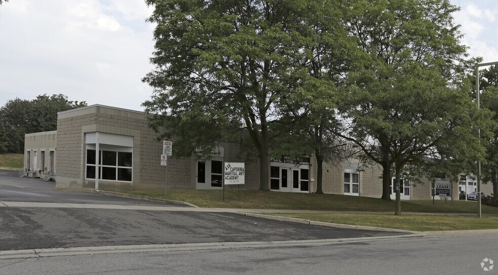 More Photos Of 2505 Dunwin Dr, Mississauga Warehouse For Lease