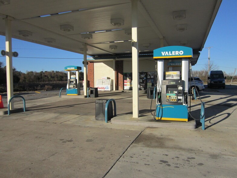 More Photos Of 2301 Lackey St, Lumberton Convenience Store For Sale