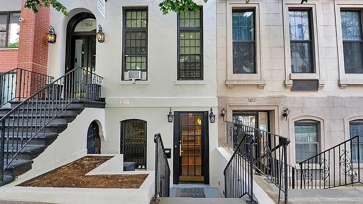 Primary Photo Of 164 E 61st St, New York Apartments For Lease