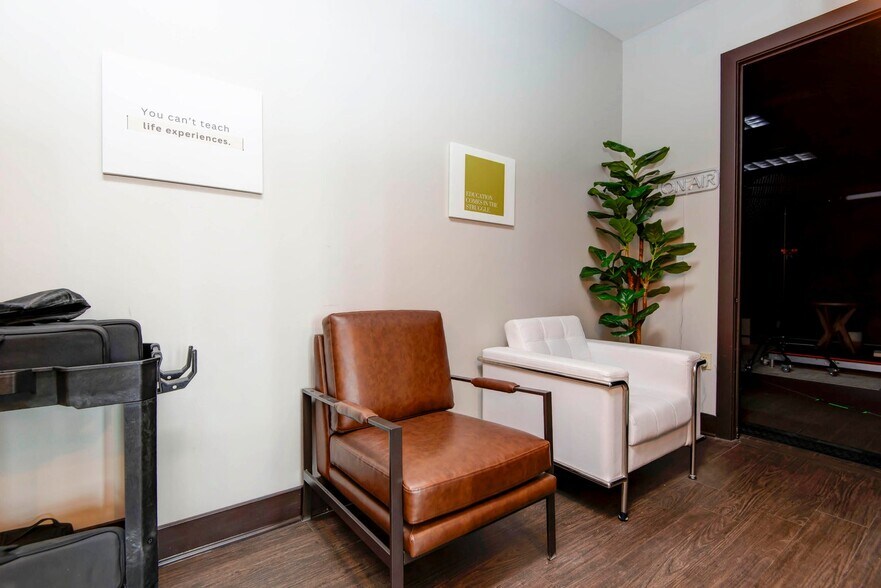 More Photos Of 1531 E Bradford Pky, Springfield Medical For Lease