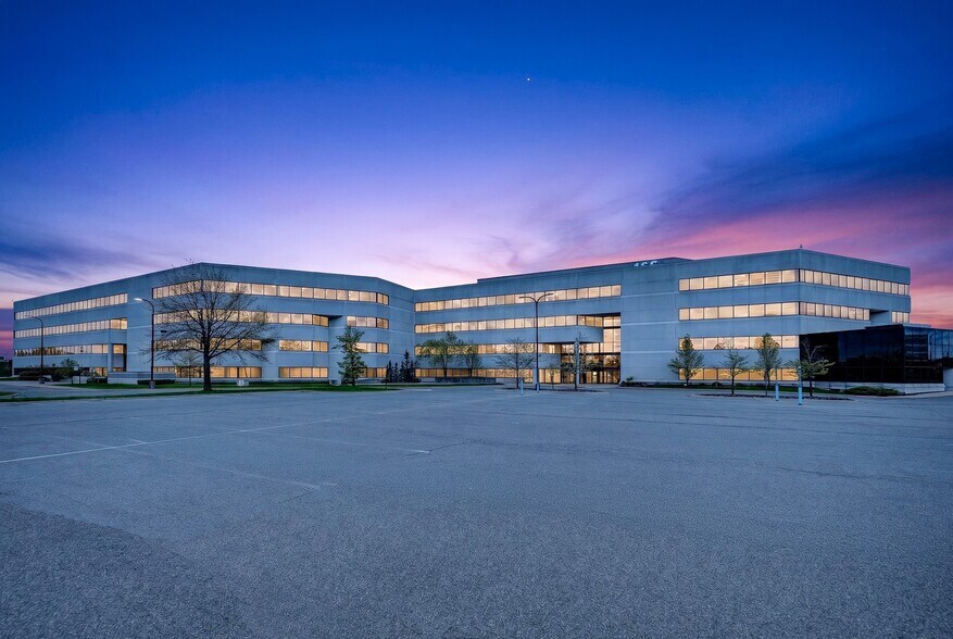 More Photos Of 1560 E Maple Rd, Troy Medical For Lease